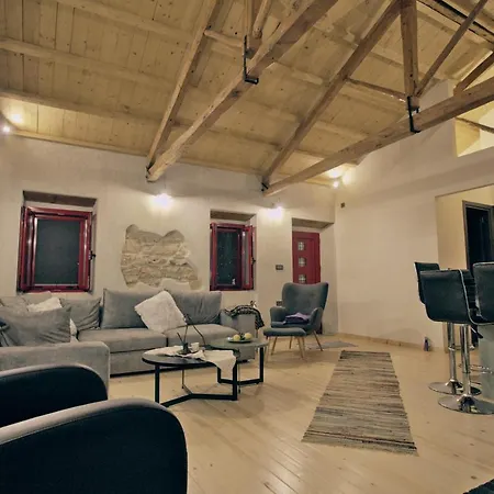 Yasemia Wood & Stone