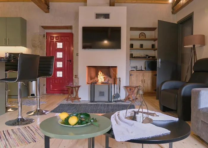 Yasemia Wood & Stone *