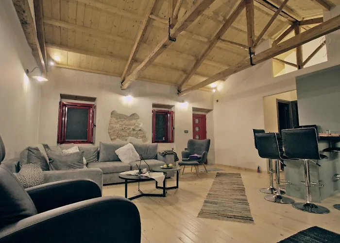 Yasemia Wood & Stone