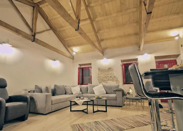 Yasemia Wood & Stone