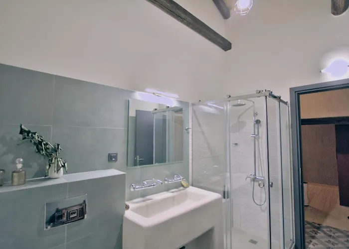 Yasemia Wood & Stone Villa